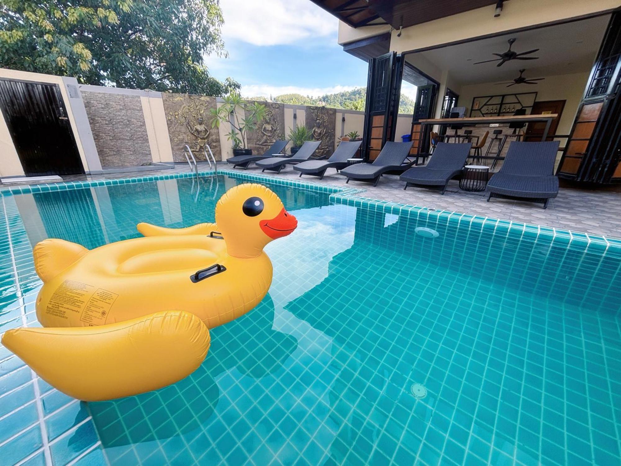Patong Pool House Aparthotel Buitenkant foto