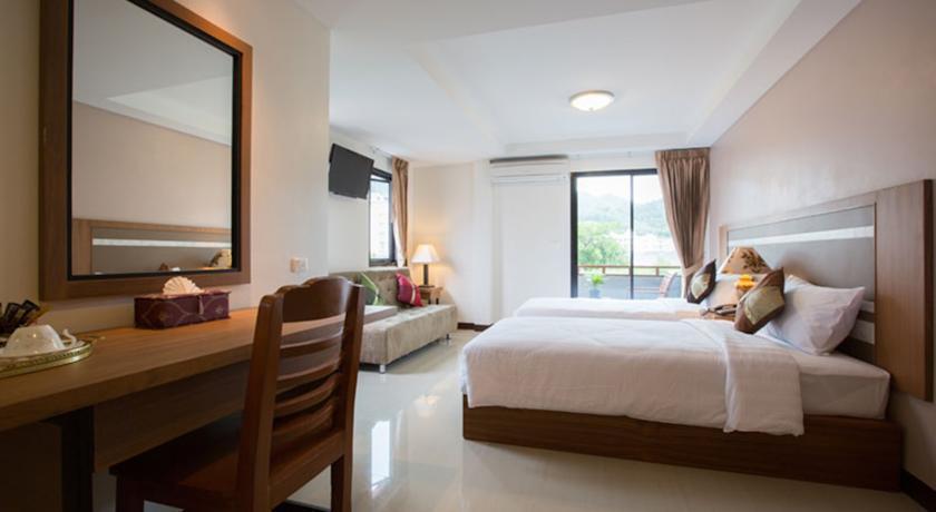 Patong Pool House Aparthotel Buitenkant foto