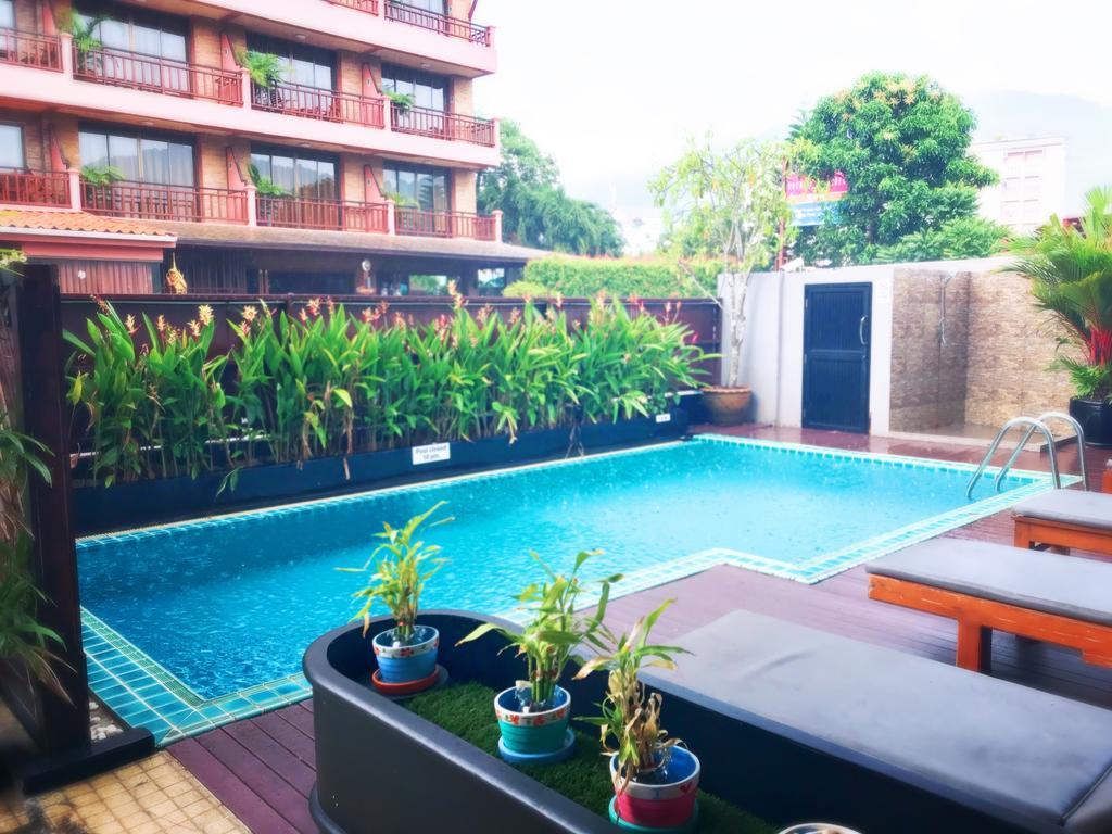 Patong Pool House Aparthotel Buitenkant foto