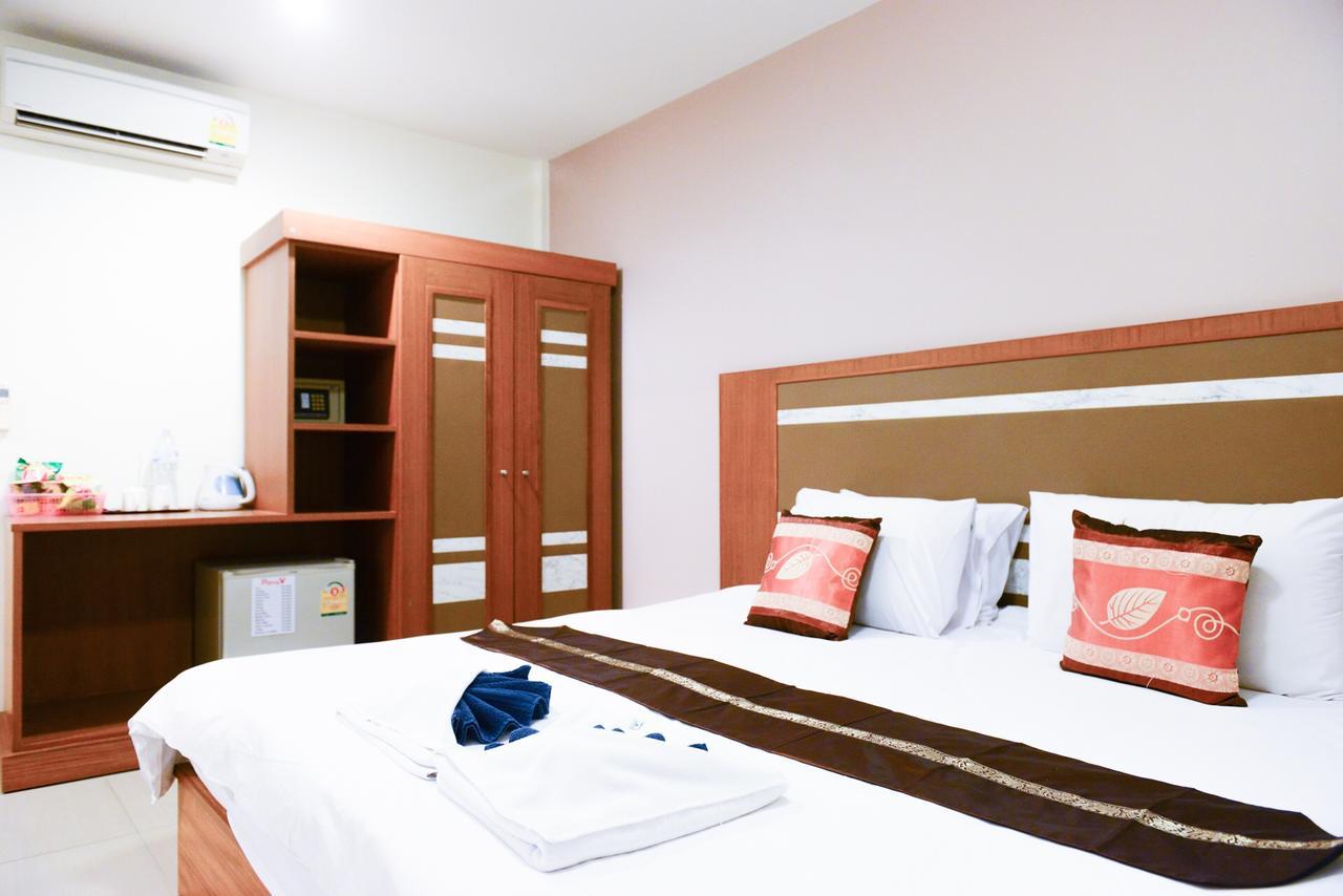 Patong Pool House Aparthotel Buitenkant foto