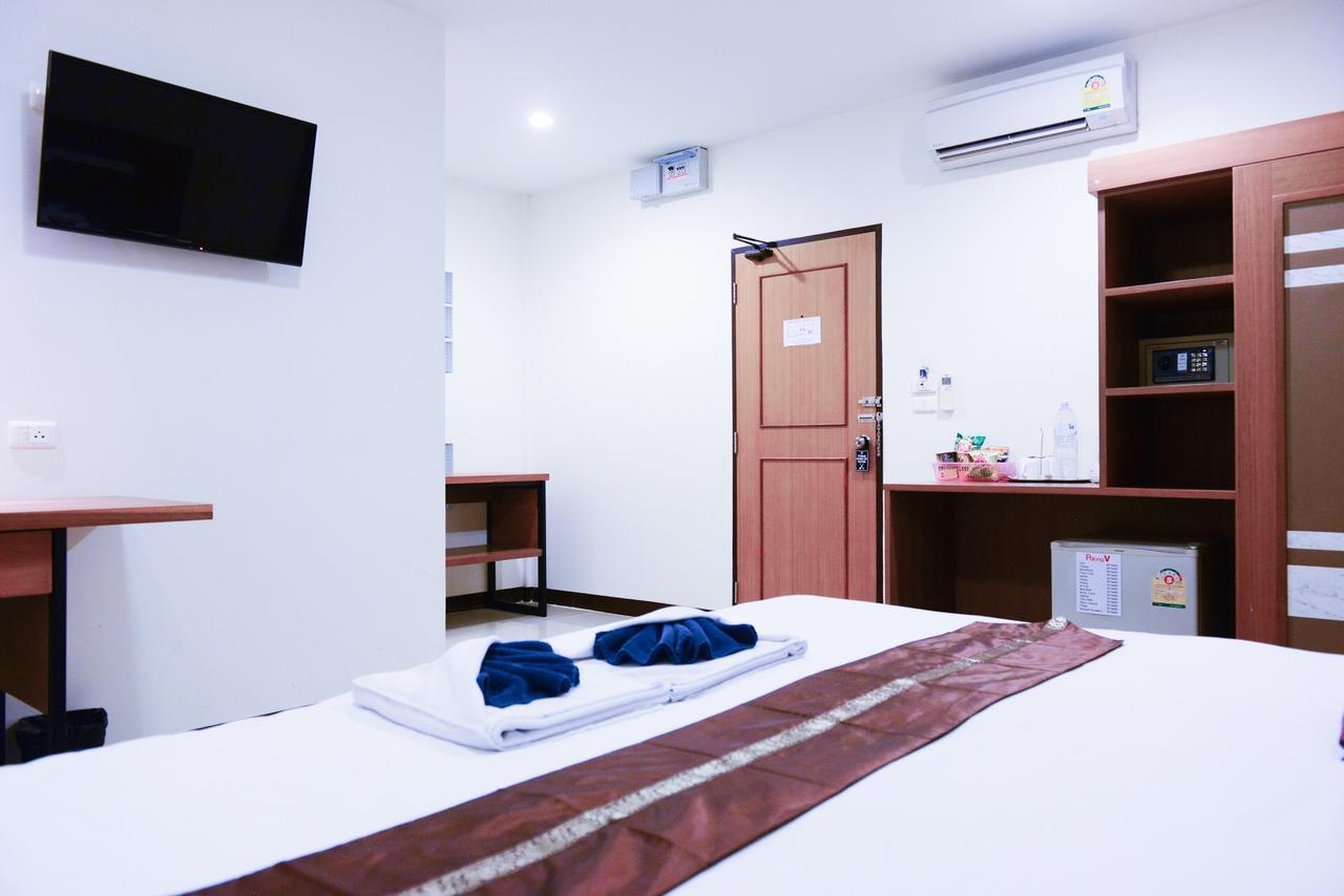Patong Pool House Aparthotel Buitenkant foto