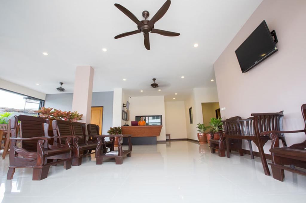Patong Pool House Aparthotel Buitenkant foto